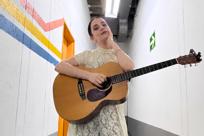 Ceci Juno minutos antes del show de apertura de Sin Bandera