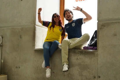 Cientos de hinchas lucieron la camiseta de Ecuador y recorrieron Quito para expresar su apoyo incondicional a la Tri antes del partido.