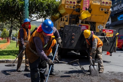 Referencial. Obras de rehabilitación en la Panamericana Norte generan restricción de carriles desde este 21 de junio en Quito.