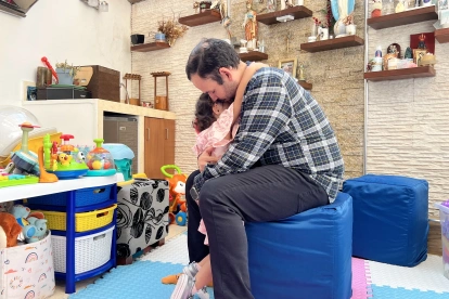 La inseguridad, la incertidumbre económica y el futuro de sus hijos son algunas de las preocupaciones que comparten padres ecuatorianos consultados por EXPRESO