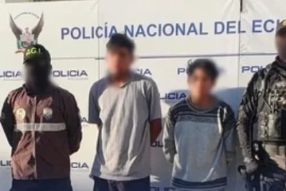 Policía Nacional detuvo en Yaruquí a dos presuntos integrantes de Los Lobos durante operativo Atlas 091 con varios indicios incautados.
