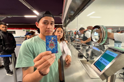 La Tarjeta Ciudad permitirá pagar los viajes en el Metro de Quito, la Ecovía y el Trolebús desde abril de 2026.