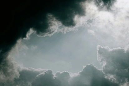 El Inamhi prevé cielos parcialmente nublados en varias regiones del país, con lluvias aisladas en la Costa.