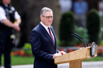 El primer ministro británico, Keir Starmer, hace su declaración de dimisión en Downing Street, Londres, Gran Bretaña, el 22 de junio de 2026.