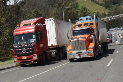 Los representantes del gremio del transporte pesado de Ecuador solicitaron que el Gobierno defina un esquema tarifario ante el aumento de los precios de los combustibles.