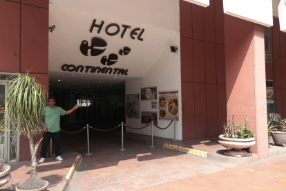 Las puertas del hotel Continental y de su restaurante La Canoa están cerradas, a la espera de un inversionista, según el propietario del edificio.