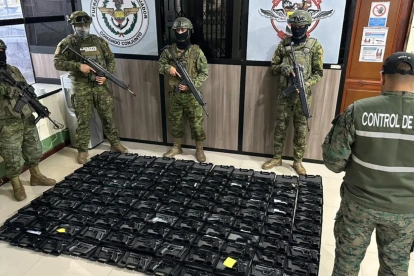 El Ejército Ecuatoriano ejecutó un operativo de control de armas en el sector Andrés de Vera, cantón Portoviejo.