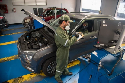 El proceso de matriculación en Quito continúa según AMT; junio exige revisión técnica vehicular para vehículos con placa terminada en 5.
