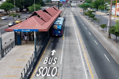 En la avenida 25 de Julio, los buses de la Troncal 2 deberán circular por un solo carril exclusivo, luego de la reducción de dos a uno dispuesta en el corredor.