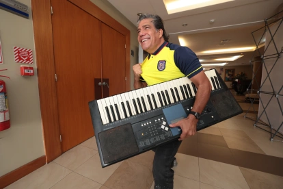 David Cobo, compositor y artista ecuatoriano.
