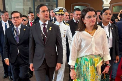 La vicepresidenta María José Pinto y el canciller Roberto Kury participaron en la entrega de las actas originales del Congreso Anfictiónico de 1826 a Panamá.
