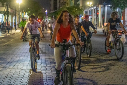Masa Crítica pedaleará mañana para exigir vías seguras.