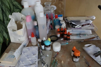 El operativo reveló presuntas irregularidades en el manejo de insumos, desechos sanitarios y material biológico.