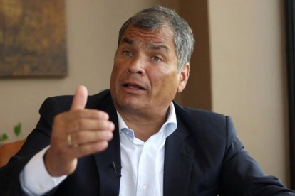 El expresidente Rafael Correa ha sido relacionado con diversos casos de corrupción.
