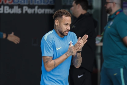 Neymar espera ante Escocia sumar minutos en su cuarto Mundial.
