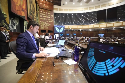 Esteban Torres es el jefe de la bancada oficialista y dirigió el debate sobre el caso Progen en el Pleno.