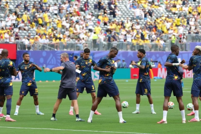 Ecuador durante el calentamiento para el partido con Alemania en el Mundial 2026.