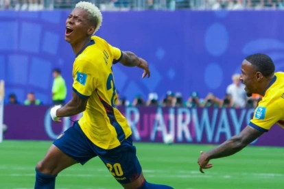 Nilson Angulo festeja su gol de empate contra Alemania
