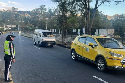 El viernes, en Quito no pueden circular vehículos con placas terminadas en 9 y 0.