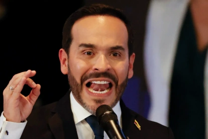 Abelardo de la Espriella habla tras recibir su credencial como presidente electo de Colombia este jueves, en Bogotá (Colombia).