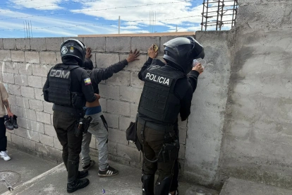 Operativo Apolo 29 en Calderón y La Delicia dejó detenidos, armas, drogas y vehículos recuperados en el norte de Quito.