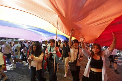 Cierres viales en la avenida Amazonas por marcha del Orgullo LGBTIQ+ en Quito este sábado con despliegue de agentes de tránsito.