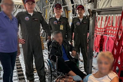 Tres adultos mayores ecuatorianos fueron repatriados desde Venezuela tras el terremoto.