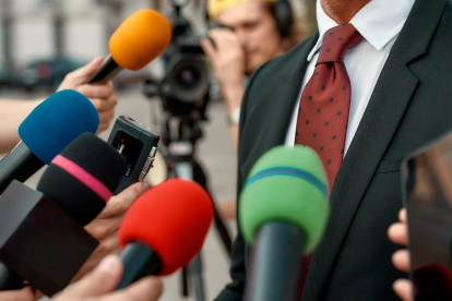 El ejercicio del periodismo enfrenta crecientes presiones que impactan la libertad de investigar y de informar.