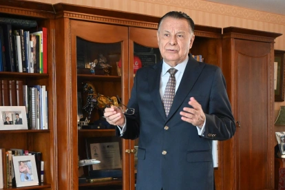 Patricio Zuquilanda es un político y diplomático ecuatoriano. Fue canciller del Gobierno del expresidente Lucio Gutiérrez.