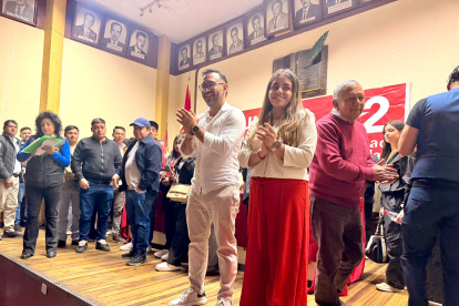 Sebastián Cevallos y Natali Arpi fueron designados como precandidatos para la Prefectura y Viceprefectura de Azuay por la Unidad Popular.