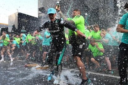 George Russell (Mercedes), celebra la victoria en el Gran Premio de Austria.