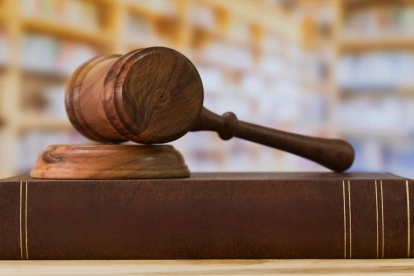 La actuación independiente de la justicia es un pilar esencial para garantizar la transparencia y el Estado de derecho.