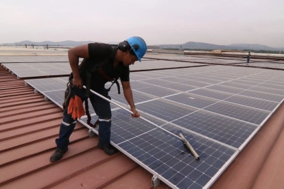 Los paneles solares se instalaron sobre los techos de Kubiec.