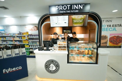 La alianza de Fybeca y Prot Inn permitirá que la pastelería funcione dentro de la farmacia.