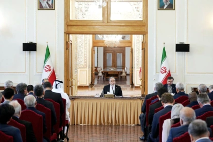 Irán ha demostrado que solo firma tratados cuando está debilitado y los viola cuando se recupera, recurriendo a la diplomacia para ganar el tiempo que necesita mientras los centrifugadores siguen girando.
