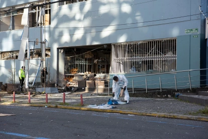 Hecho. Así quedó el edificio donde opera la Arcom tras las explosiones por los ataques de la madrugada del lunes 29 de junio.