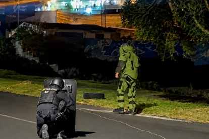 Especialistas del GIR realizaron una detonación controlada de la granada hallada en el sector de La Ofelia.