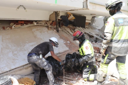 Los bomberos de Guayaquil han aportado en los rescates en Venezuela.