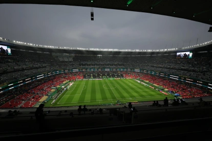 Ecuador vs. México: tormenta eléctrica sobre el estadio Azteca demora el juego del Mundial 2026.