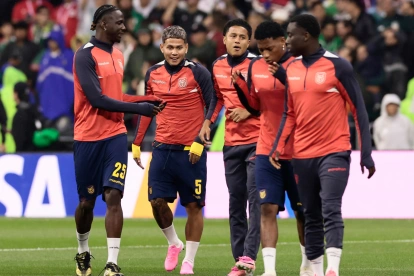 Mundial 2026: Ecuador en el calentamiento para medir a México.