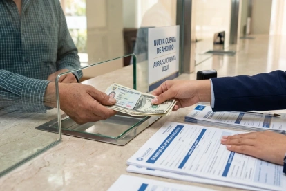 El informe muestra que Ecuador registra una mayor presencia de cuentas de ahorro activas que de crédito formal.