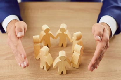 Organizaciones por derechos humanos exige revisión del sistema de acogimiento tras caso en Conocoto.