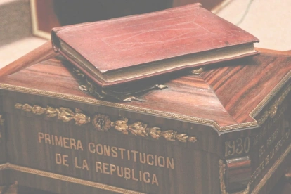 Los primeros artículos de la Constitución ecuatoriana de 1830 proponían una reunión “con igual representación” de un Colegio de Plenipotenciarios de todos los Estados (Colombia, Ecuador y Venezuela).