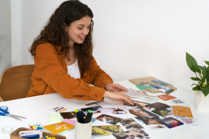 A diferencia de otras disciplinas que requieren técnica o formación previa, este trabaja con lo que ya existe y que muchas veces se tiene en casa.