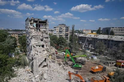 Al menos 30 personas han perdido ya la vida debido al ataque masivo ruso con misiles y drones lanzado por Rusia contra Kiev.