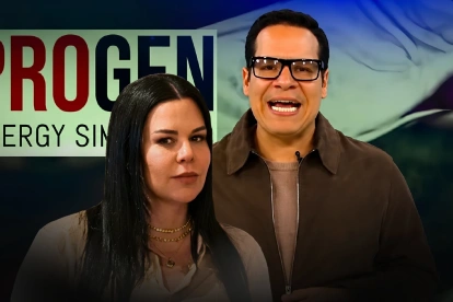 El vínculo familiar real de karla Saud, aunque lejano, es con el secretario de la Administración Pública, José Julio Neira. Son primos en segundo grado.