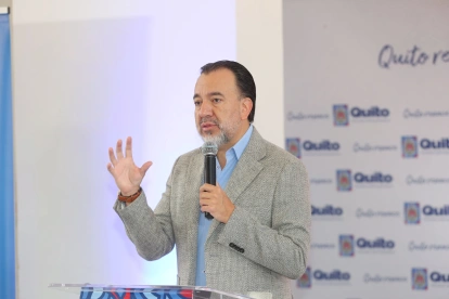 Referencia. El alcalde de Quito, Pabel Muñoz, afirmó que mantiene su militancia en la Revolución Ciudadana pese a competir con Amigo.
