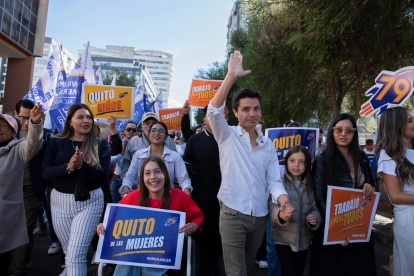 Wilson Merino oficializó su precandidatura a la Alcaldía de Quito junto a los candidatos del movimiento Imparables para las elecciones seccionales de 2026.