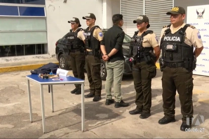 Policía Nacional ejecutó operativo en Tumbaco tras detectar venta de droga cerca de instituciones educativas.