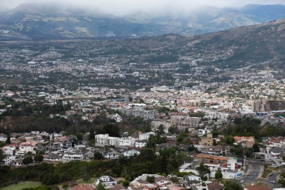 Tumbaco. Entre nueve parroquias del valle y Nayón, la población alcanza los 250.000 habitantes. Consideran que no se atienden sus necesidades en cuanto a obras y servicios básicos.